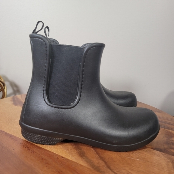 CROCS Black Rain Boots Pull on Chelsea Boot Waterproof Size Women's 4 - Picture 4 of 14